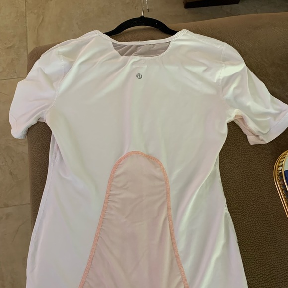 White lululemon fitted top with lots of stretch. - Picture 3 of 3